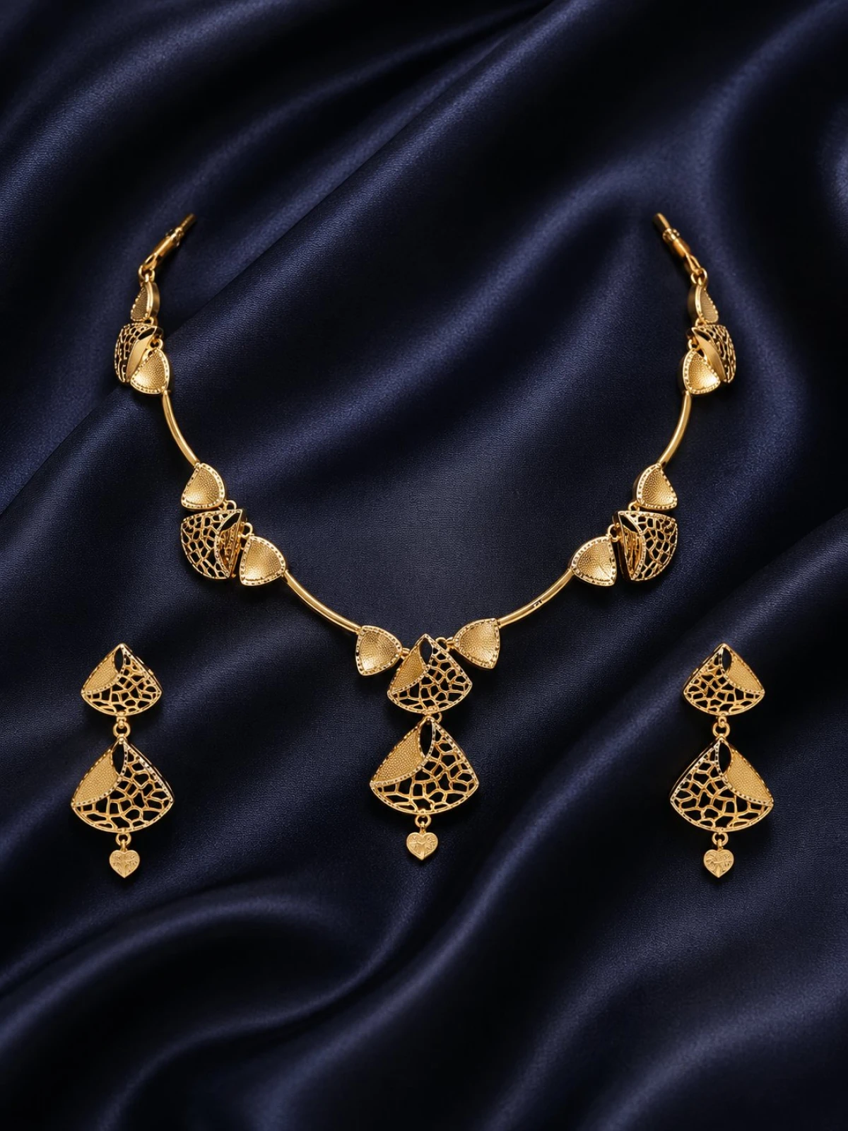 Elegant Gold Women’s Designer Half Set
