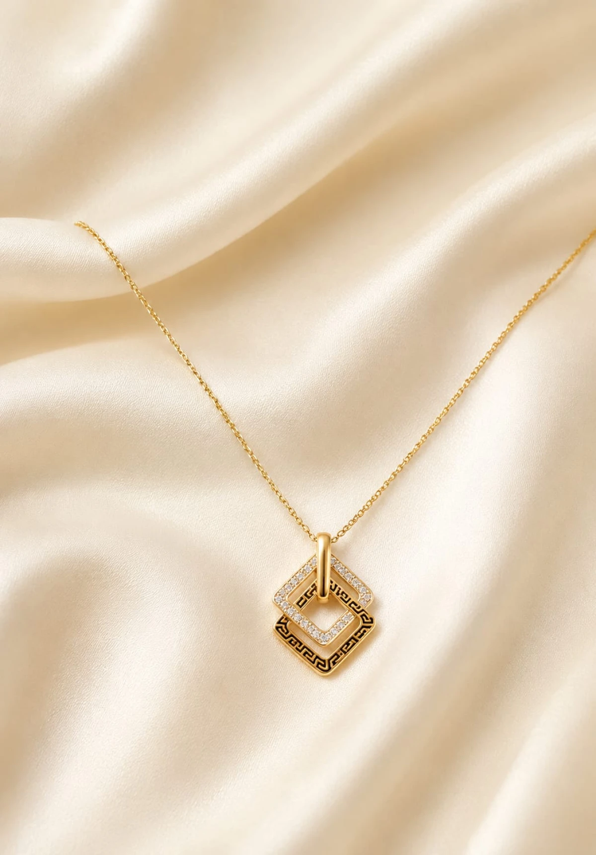 Luxe Geometric Gold Pendant Necklace for Women