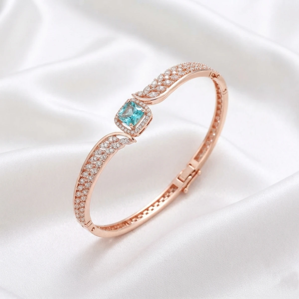 Rose Gold Women’s Threaded Designer Bangle