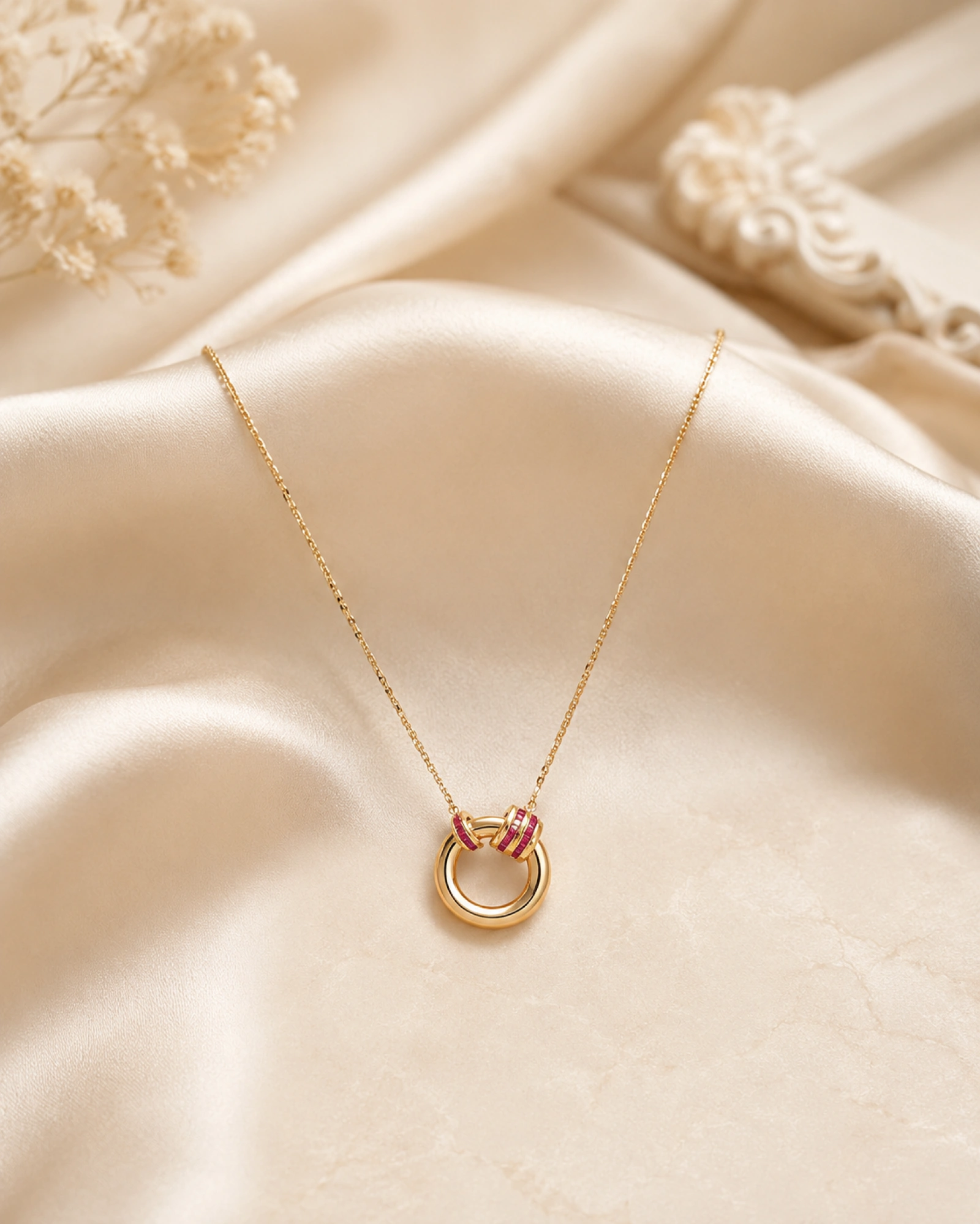 Elegant Gold Women’s Circle Pendant Necklace