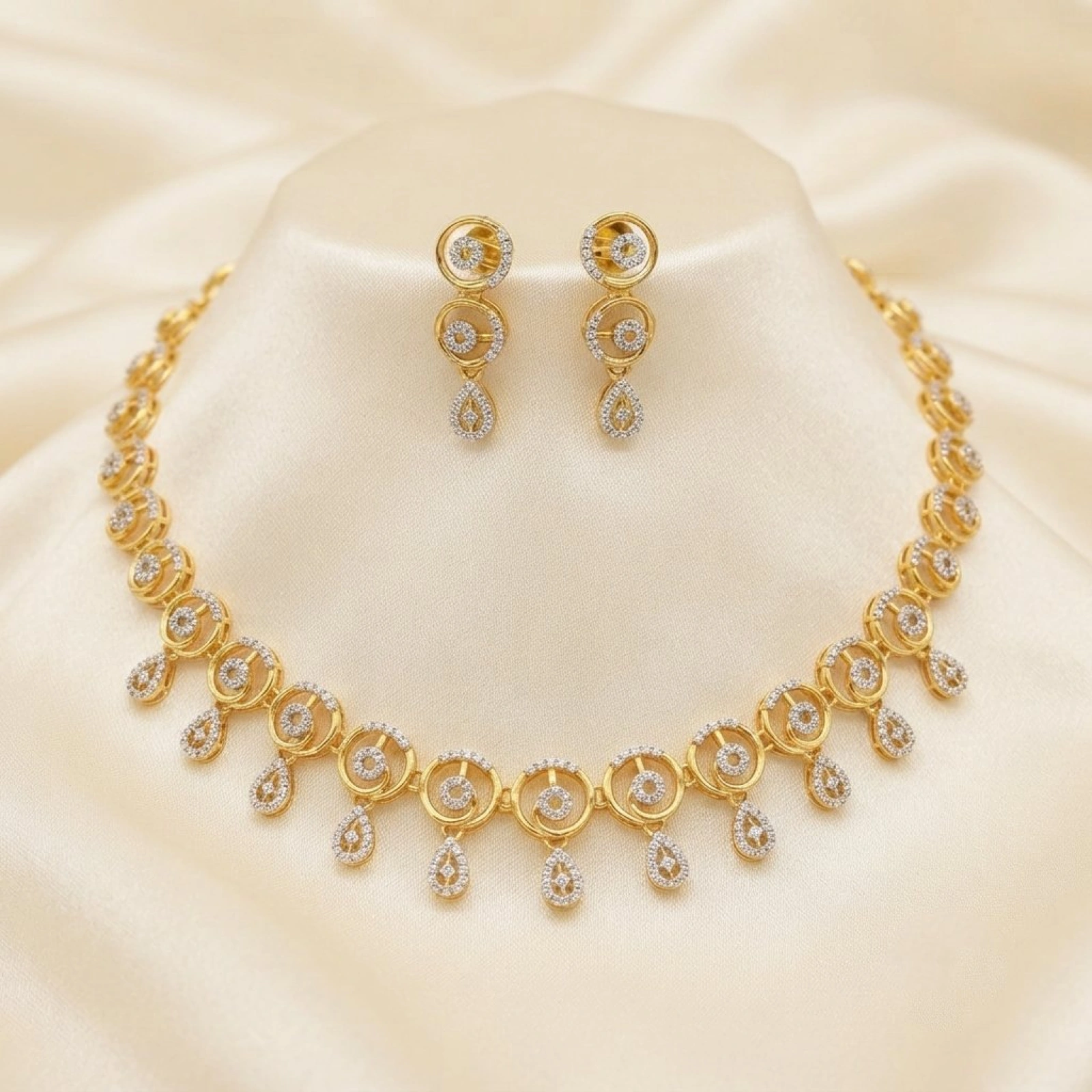 Elegant Gold Women’s Half Set – Necklace & Earrings