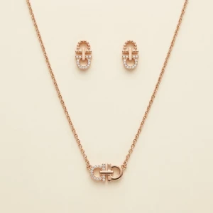 Silver Interlocking Horseshoe Link Jewelry Set Main View