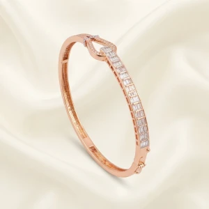 Heart-Motif Baguette Rose Gold Bangle Main View