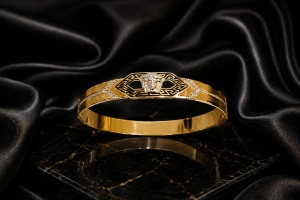 Gold Lion Motif Men’s Kada Main View
