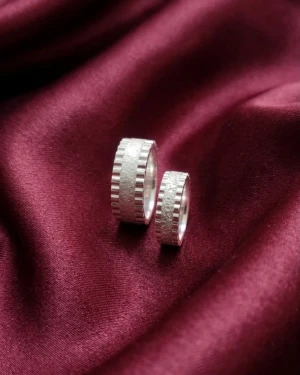 Silver Textured & Ribbed Edge Unisex Couple Rings Set Gallery View