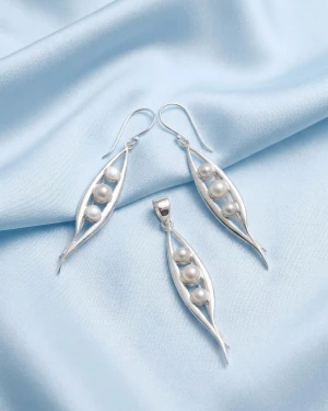 Pea Pod Pearl Sterling Silver Set Gallery View