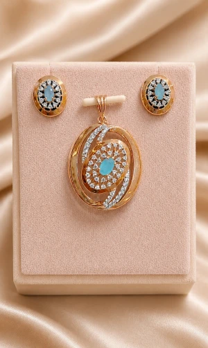 Royal Gold Pendant Set Main View