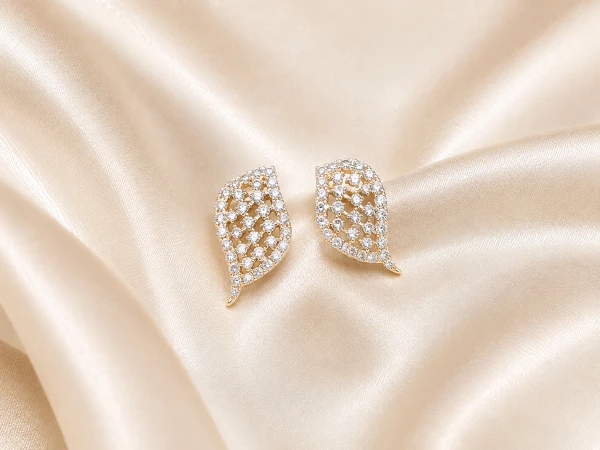 Diamond Women’s Leaf-Shaped Stud Earring