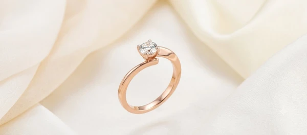 Elegant Rose Gold Diamond Ring
