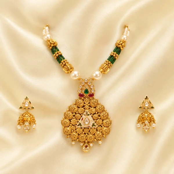 Gold Women’s Traditional Emerald & Pearl Half Set