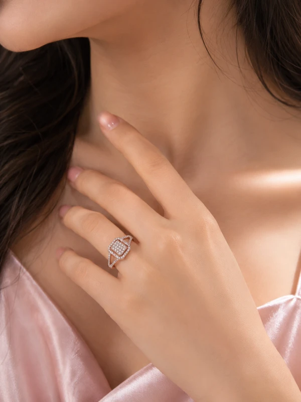 Starlight Twisted Pavé Diamond Band