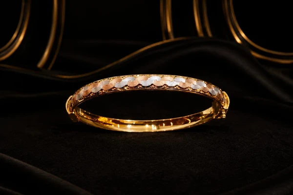 Elegant Gold Finish Men’s Kada
