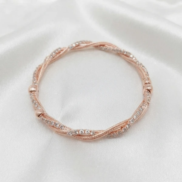 Silver Women’s Elegant Twisted Stone-Studded Kada