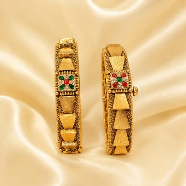 Gold Floral Meenakari Women’s Bangle Set