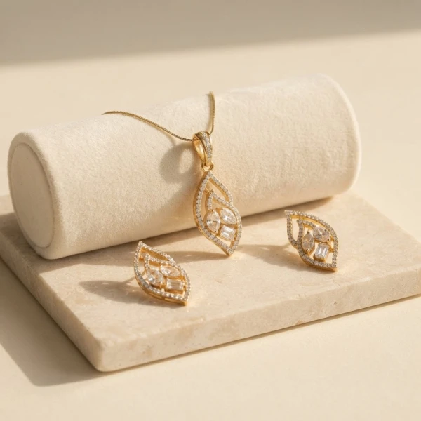 Elegant Leaf-Motif Diamond Pendant Set
