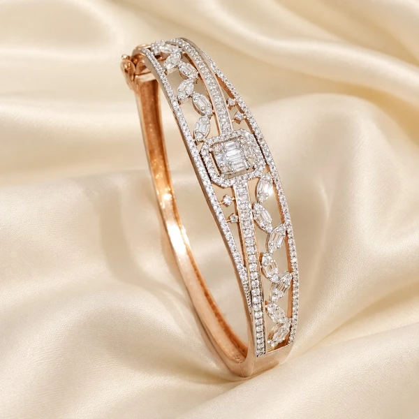 Lace-Pattern Diamond Rose Gold Kada