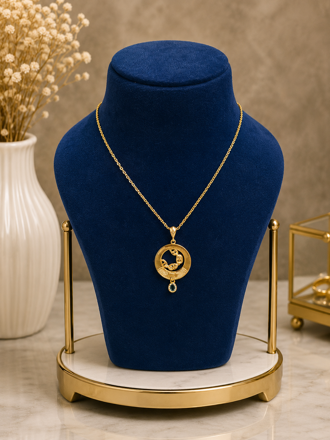 Sumptuous Gold Singapore Chain